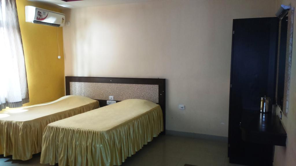 Hotel Parshuram Guwahati Esterno foto