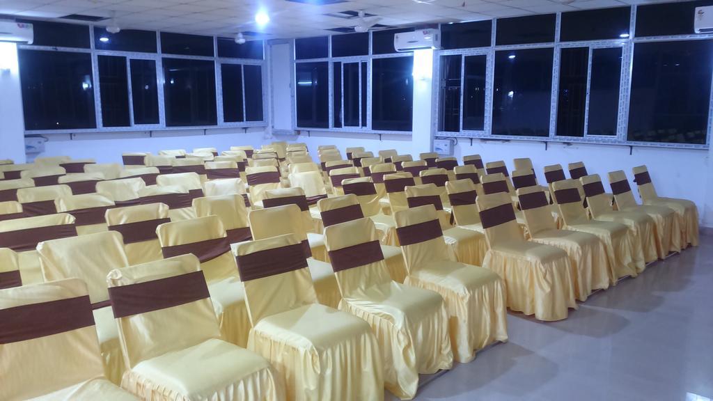 Hotel Parshuram Guwahati Esterno foto