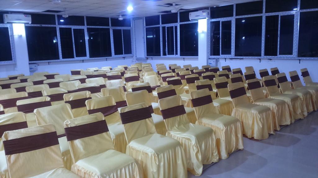 Hotel Parshuram Guwahati Esterno foto