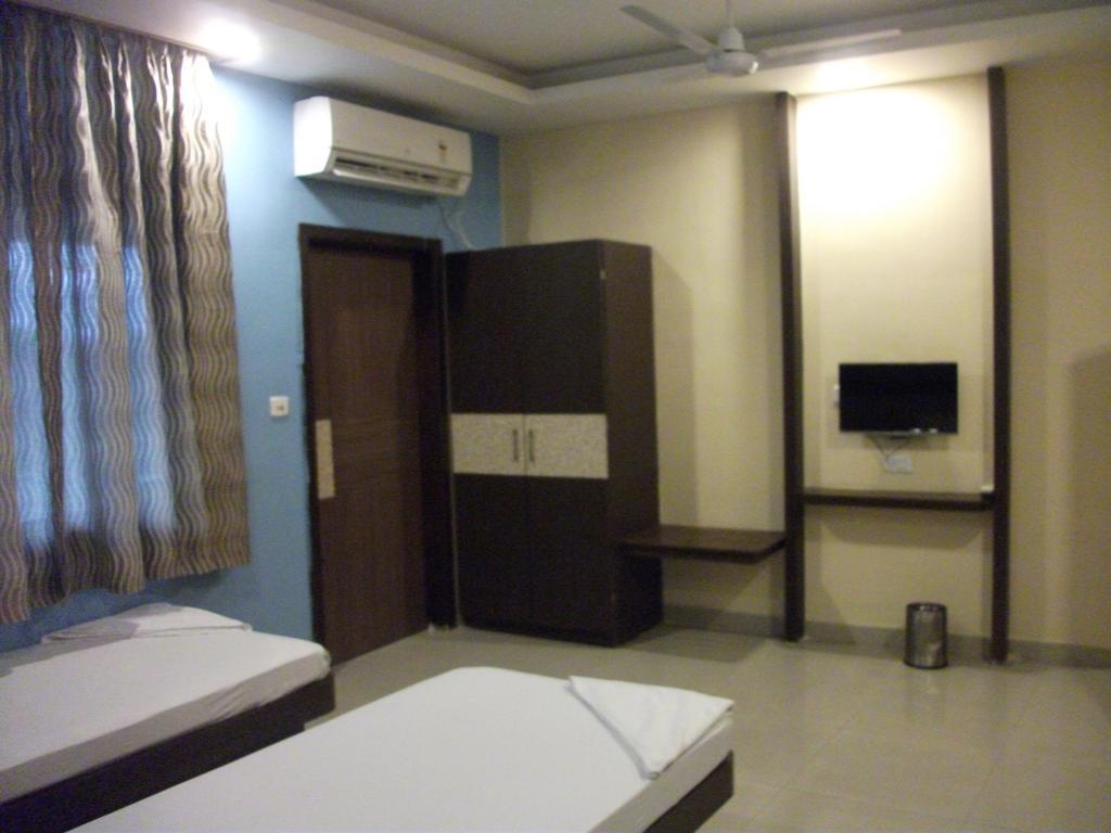 Hotel Parshuram Guwahati Esterno foto