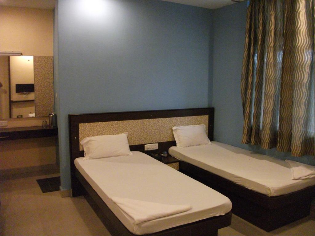 Hotel Parshuram Guwahati Esterno foto