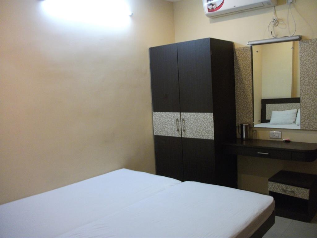 Hotel Parshuram Guwahati Esterno foto