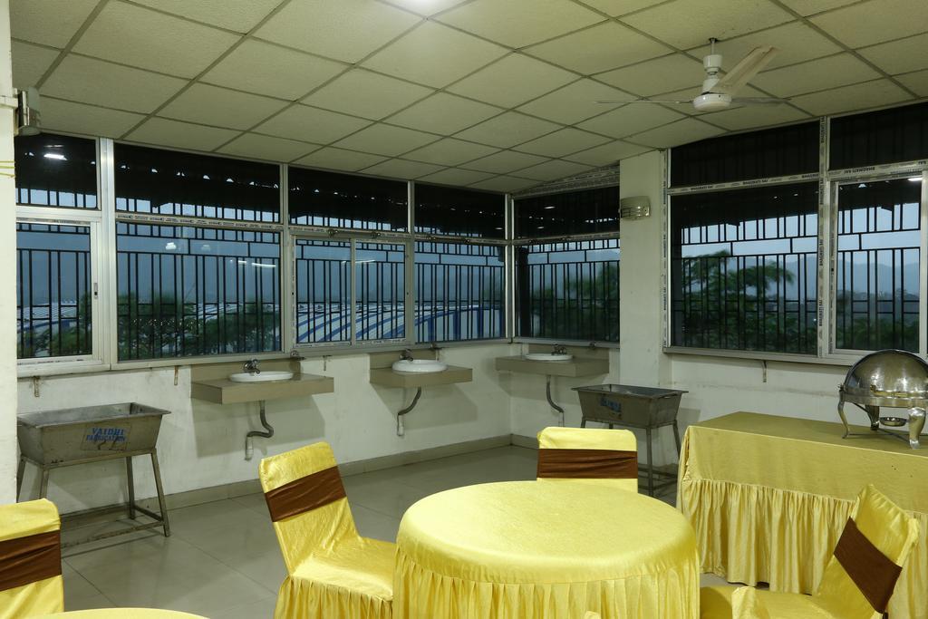 Hotel Parshuram Guwahati Esterno foto